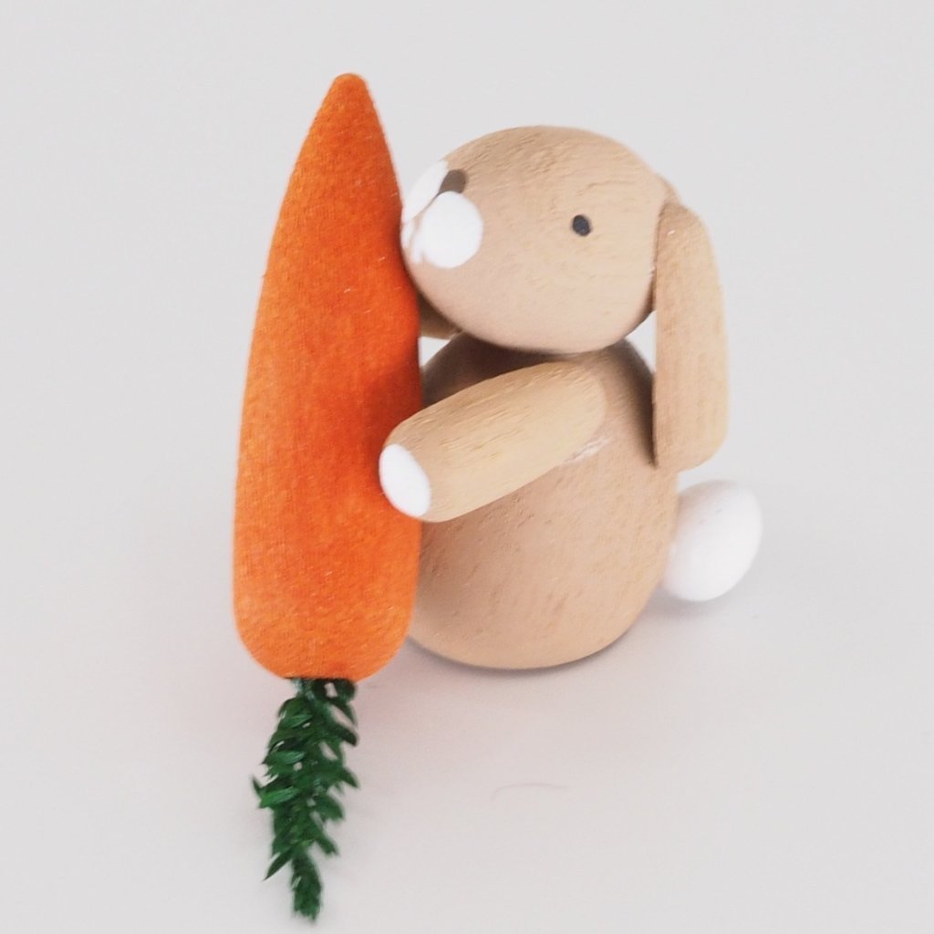 Premium Easter Bunny - Ferdinand with carrot